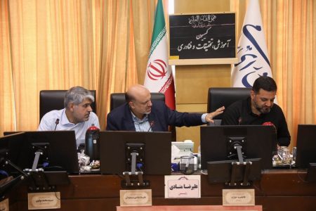 امسال مهرماه با ۷۰ الی ۸۰ هزار کمبود معلم مواجه می شویم