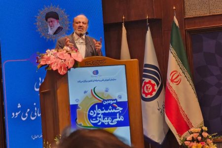 مجلس دوازدهم با برکت بود و یک رئیس جمهور تحویل کشور دادیم