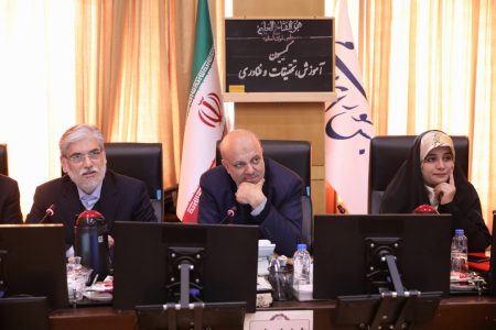 سکوهای پرمخاطب خارجی نباید محلی برای اجرای توطئه‌های دشمن باشند