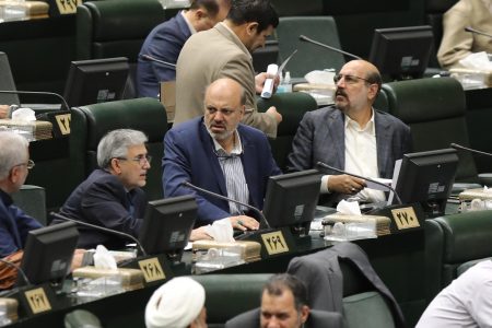 سازمان برنامه و بودجه اعتبارات مربوط به تکمیل پروژه‌های آموزشی را تخصیص دهد