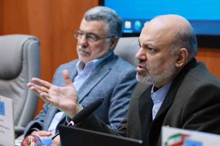 کشورهای همسایه اساتید پزشکی ما را می ربایند